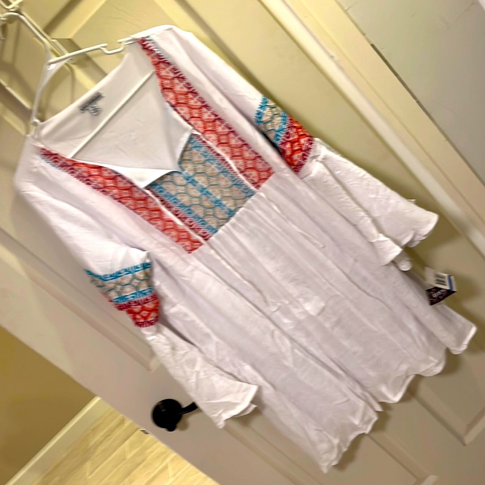 NWT White Flowy Dress with Embroidery